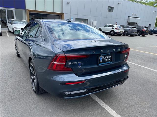 2024 Volvo S60 B5 Core Dark Theme - Photo 10