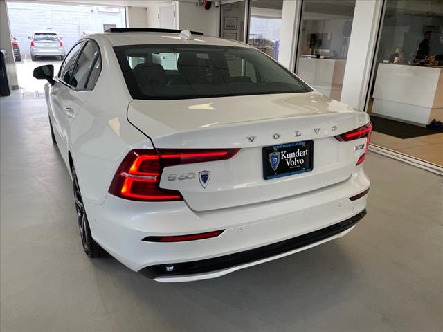 2024 Volvo S60 B5 Plus Dark Theme - Photo 10