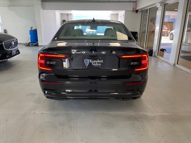 2024 Volvo S60 B5 Plus Dark Theme - Photo 10