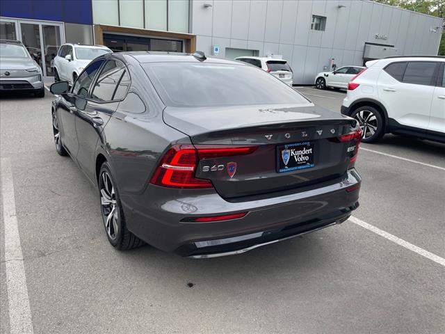2024 Volvo S60 B5 Plus Dark Theme - Photo 10