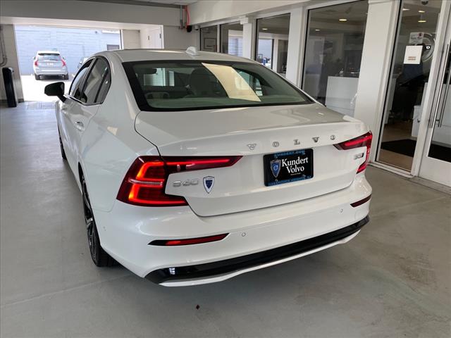 2023 Volvo S60 B5 Plus Dark Theme - Photo 10