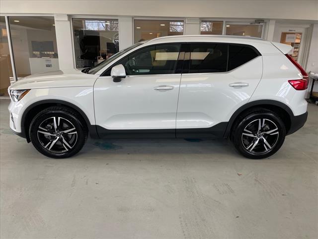 2025 Volvo XC40 B5 Core Bright Theme - Photo 10