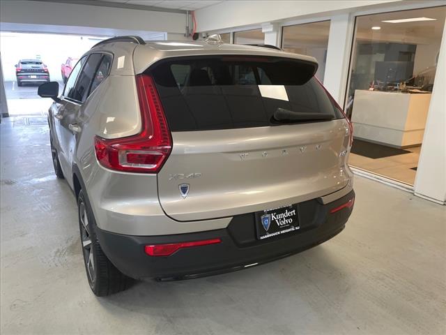 2023 Volvo XC40 B5 Plus Dark Theme - Photo 10