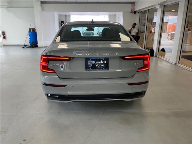 2024 Volvo S60 B5 Core Dark Theme - Photo 11