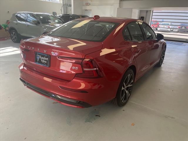 2024 Volvo S60 B5 Plus Dark Theme - Photo 11