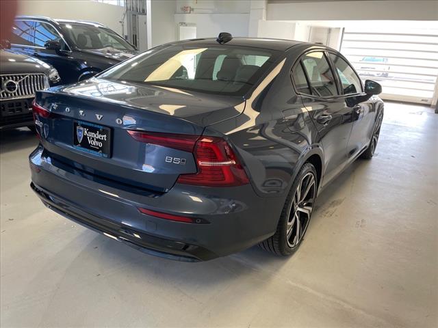 2025 Volvo S60 B5 Core - Photo 11