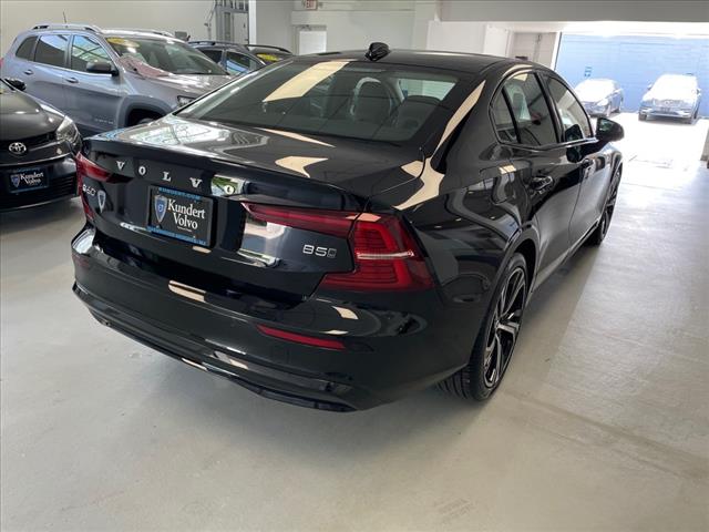 2024 Volvo S60 B5 Core Dark Theme - Photo 11