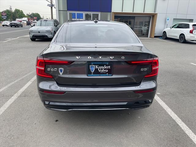 2024 Volvo S60 B5 Plus Dark Theme - Photo 11