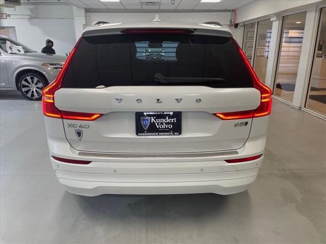 2022 Volvo XC60 B5 Momentum - Photo 11