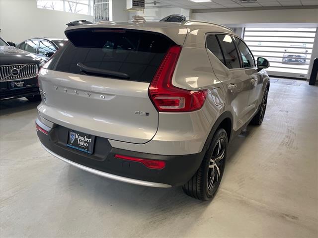 2025 Volvo XC40 B5 Core Bright Theme - Photo 11