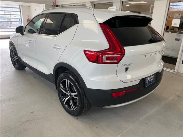 2025 Volvo XC40 B5 Core Bright Theme - Photo 11