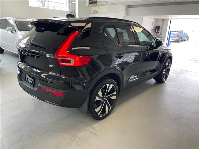 2024 Volvo XC40 B5 Plus Dark Theme - Photo 11