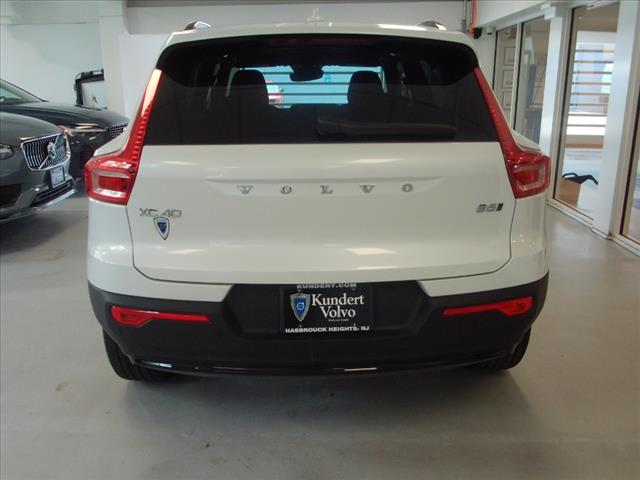 2023 Volvo XC40 B5 Plus Dark Theme - Photo 11