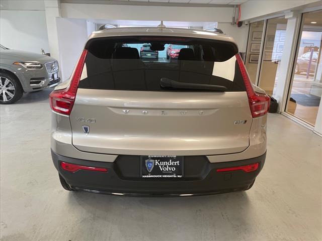 2023 Volvo XC40 B5 Plus Dark Theme - Photo 11