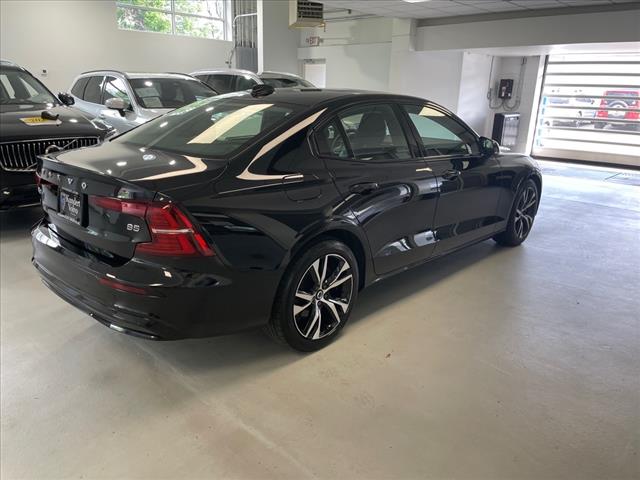 2024 Volvo S60 B5 Core Dark Theme - Photo 12