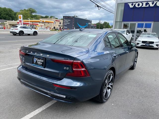 2024 Volvo S60 B5 Core Dark Theme - Photo 12