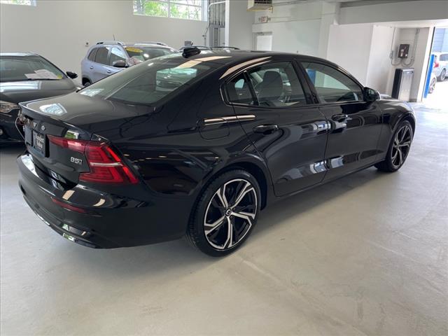 2024 Volvo S60 B5 Core Dark Theme - Photo 12