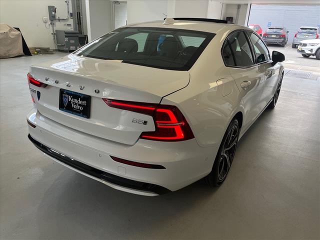 2024 Volvo S60 B5 Plus Dark Theme - Photo 12