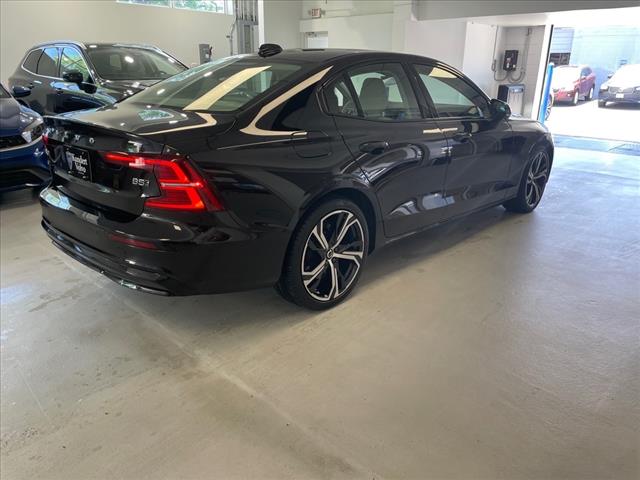 2024 Volvo S60 B5 Plus Dark Theme - Photo 12