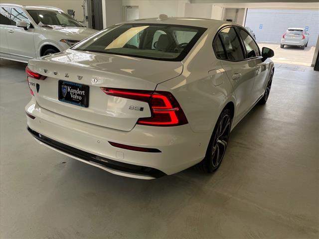 2023 Volvo S60 B5 Plus Dark Theme - Photo 12