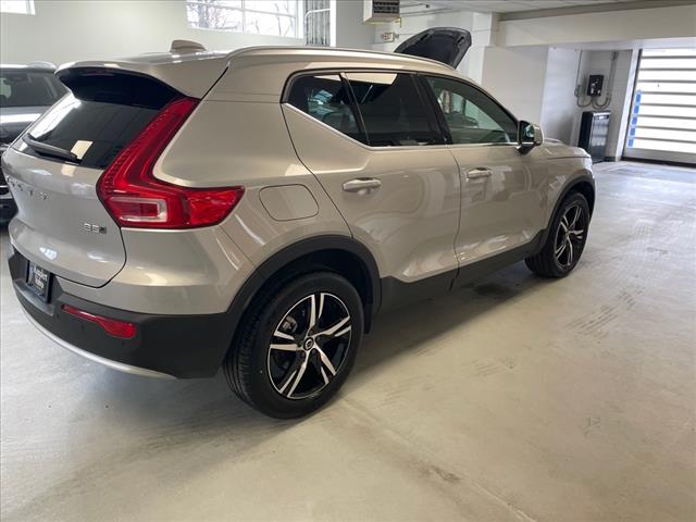 2025 Volvo XC40 B5 Core Bright Theme - Photo 12