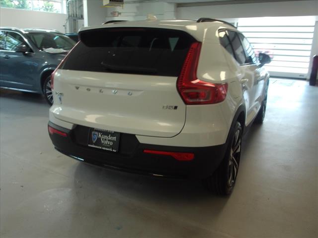 2023 Volvo XC40 B5 Plus Dark Theme - Photo 12