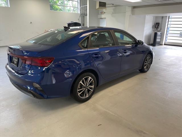2023 Kia Forte LXS - Photo 13