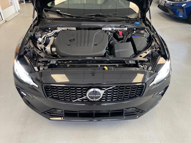 2024 Volvo S60 B5 Plus Dark Theme - Photo 13