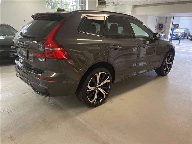 2022 Volvo XC60 B5 R-Design - Photo 13