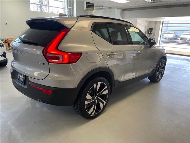 2023 Volvo XC40 B5 Plus Dark Theme - Photo 13