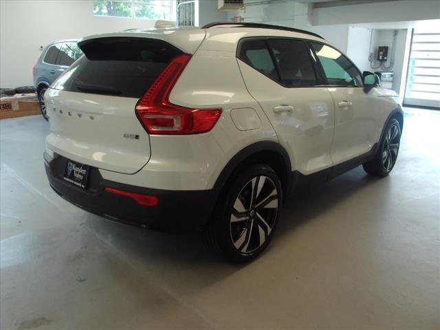 2023 Volvo XC40 B5 Plus Dark Theme - Photo 13