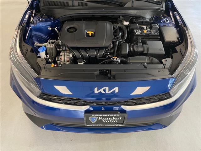 2023 Kia Forte LXS - Photo 14