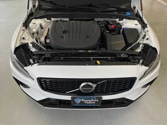 2024 Volvo S60 B5 Core Dark Theme - Photo 14