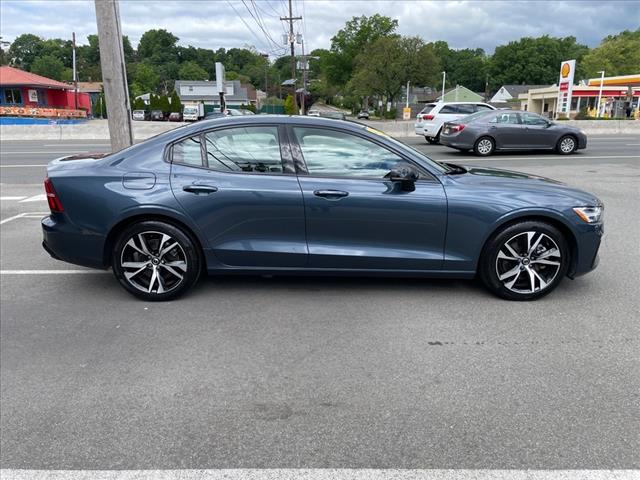 2024 Volvo S60 B5 Core Dark Theme - Photo 14