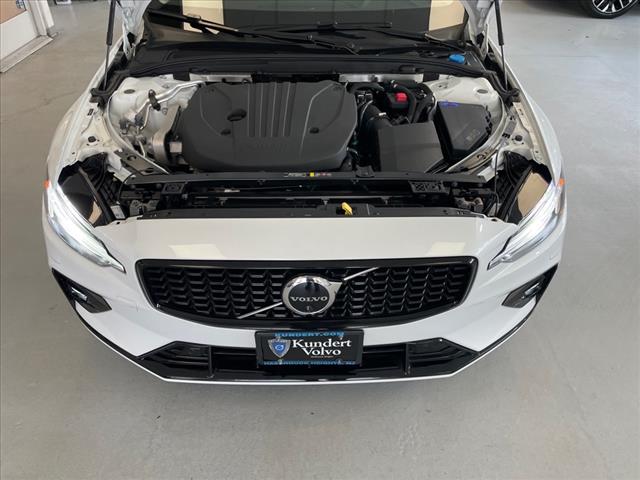 2023 Volvo S60 B5 Plus Dark Theme - Photo 14