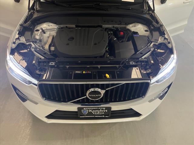 2022 Volvo XC60 B5 Momentum - Photo 14
