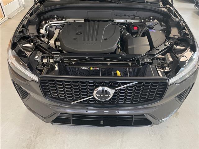 2022 Volvo XC60 B5 R-Design - Photo 14