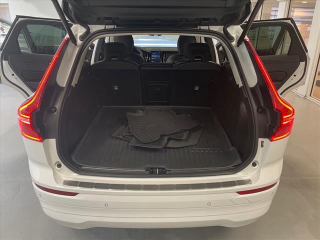 2022 Volvo XC60 B5 Momentum - Photo 15