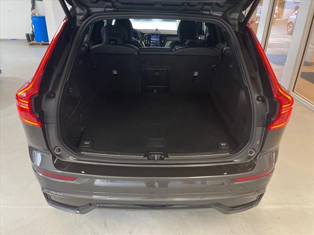 2022 Volvo XC60 B5 R-Design - Photo 15