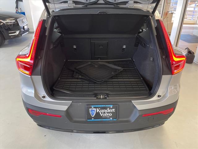 2023 Volvo XC40 B5 Plus Dark Theme - Photo 15