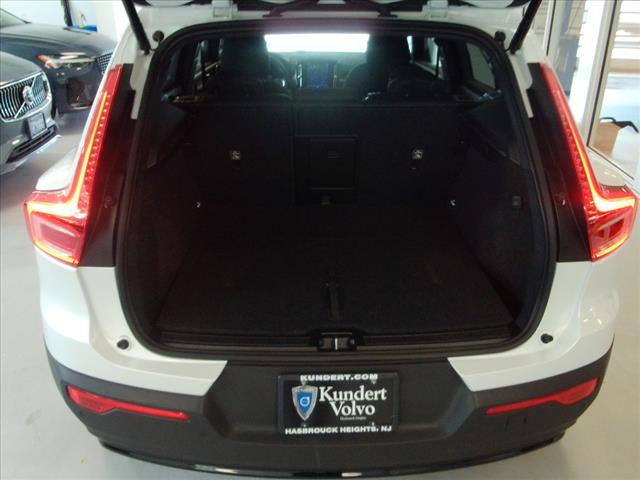 2023 Volvo XC40 B5 Plus Dark Theme - Photo 15