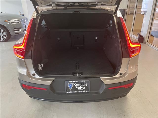 2023 Volvo XC40 B5 Plus Dark Theme - Photo 15