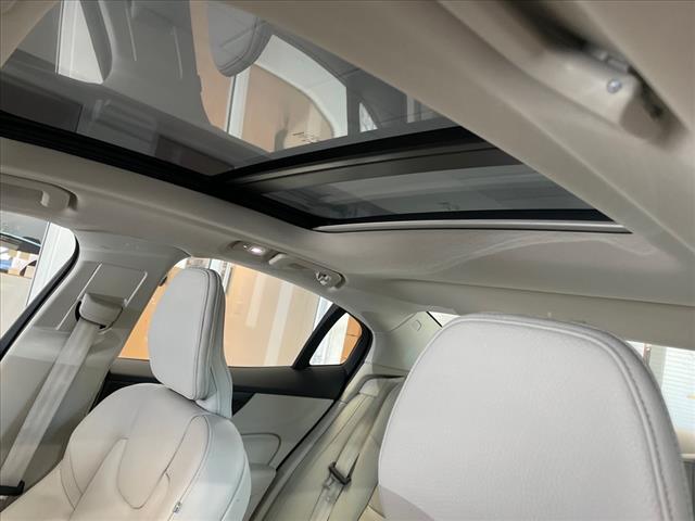 2024 Volvo S60 B5 Plus Dark Theme - Photo 16