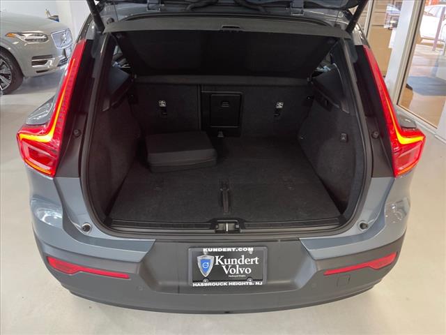 2022 Volvo XC40 Recharge Twin Ultimate - Photo 16