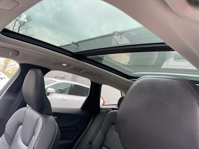 2023 Volvo XC60 B5 Plus Dark Theme - Photo 16