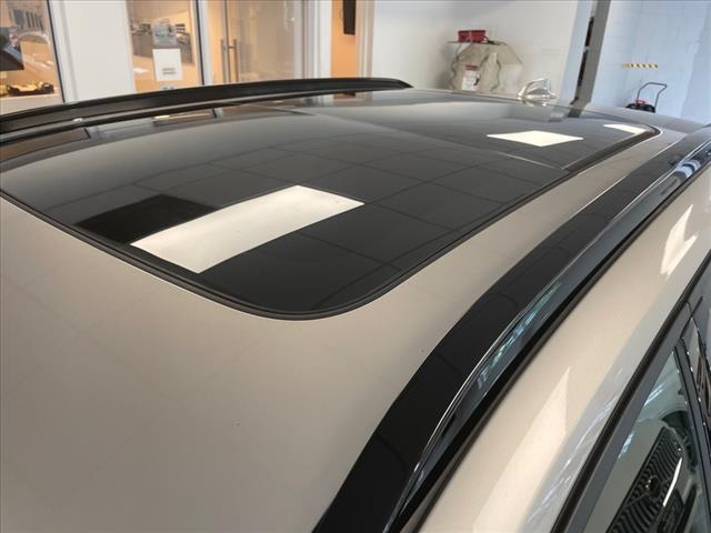2023 Volvo XC40 B5 Plus Dark Theme - Photo 16