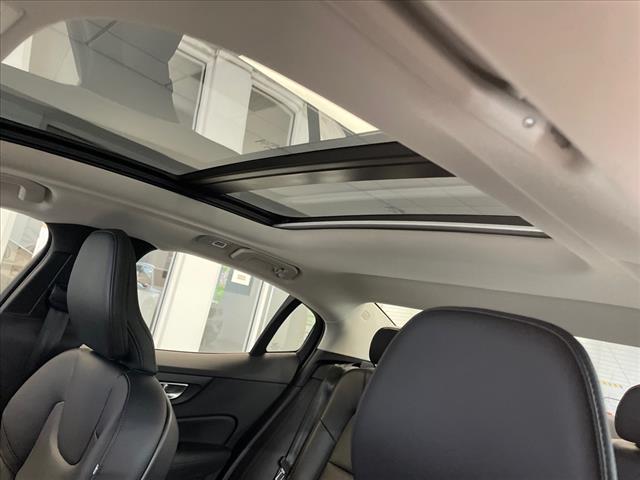 2024 Volvo S60 B5 Core Dark Theme - Photo 17