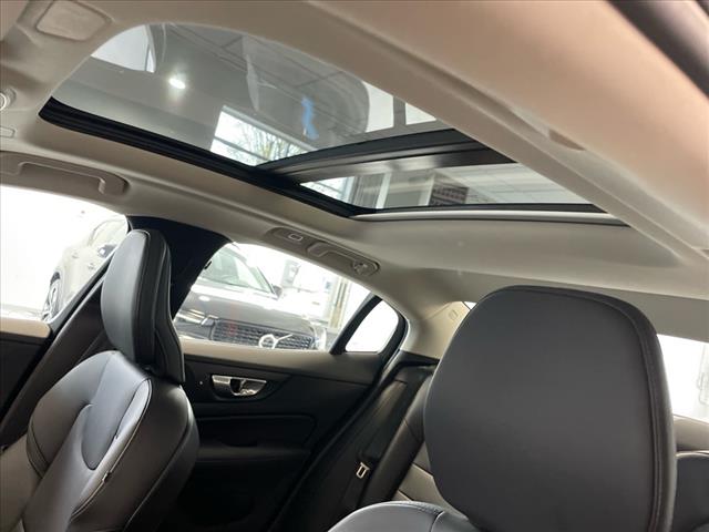 2024 Volvo S60 B5 Core Dark Theme - Photo 17