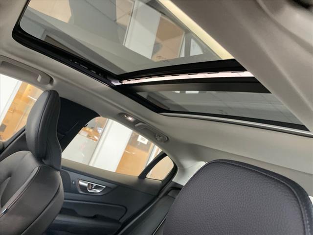 2024 Volvo S60 B5 Plus Dark Theme - Photo 17