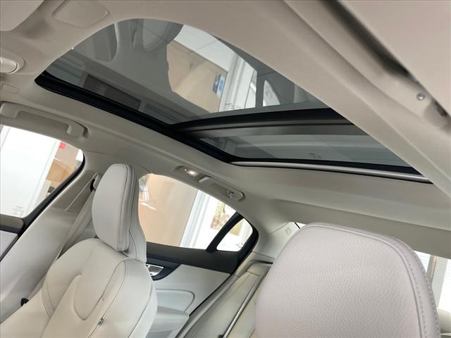 2023 Volvo S60 B5 Plus Dark Theme - Photo 17